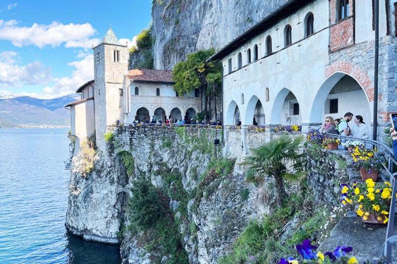 Lily Lake Maggiore Laveno Exterior foto